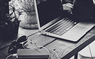 句号杨戬一技能回头被追击集火，狼队一波团战一换三